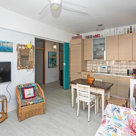 One Bedroom Cozy In شقة سيستري ليفانتي