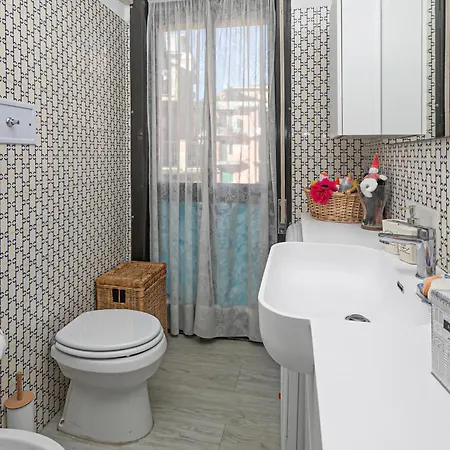 One Bedroom Cozy In *