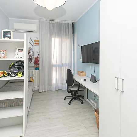 1 Bedroom Cozy In *